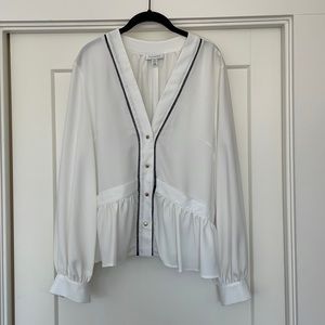 Top Shop US 8 White Top with Black Trim